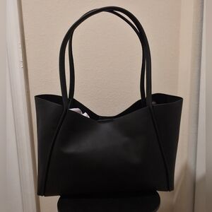 Portland Leather Goods Verona Medium tote in Smooth Black
